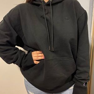 CHAMPION BLACK HOODIE
